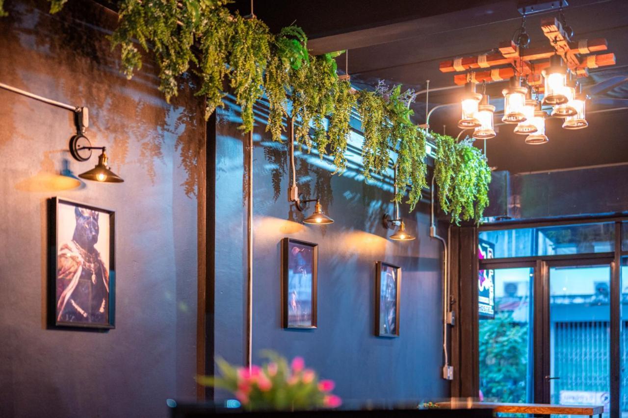 Black Panther Hostel Phuket Exterior photo