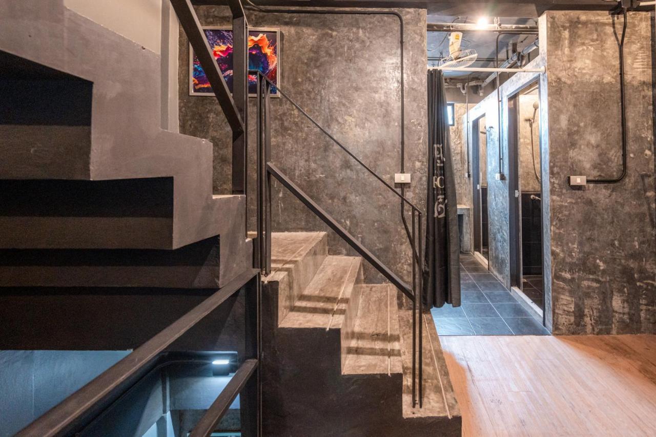 Black Panther Hostel Phuket Exterior photo