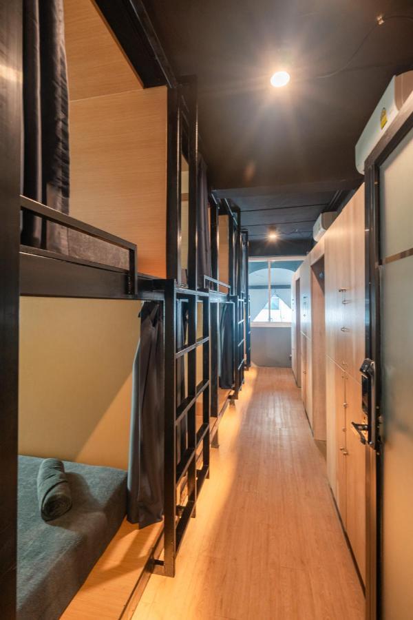 Black Panther Hostel Phuket Exterior photo