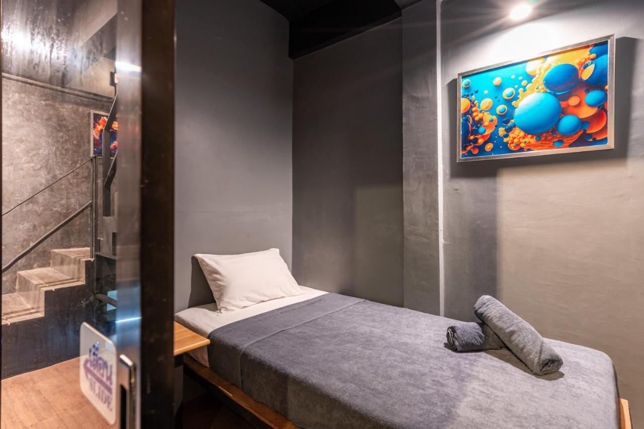 Black Panther Hostel Phuket Exterior photo
